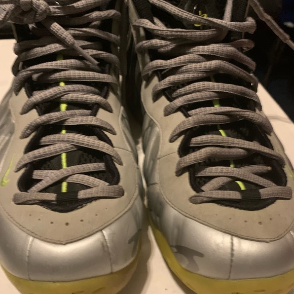 Nike Foamposite - Picture 2 of 6